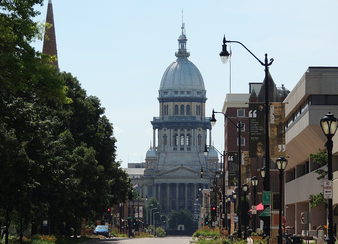 The Illinois State Capitol from a distance
