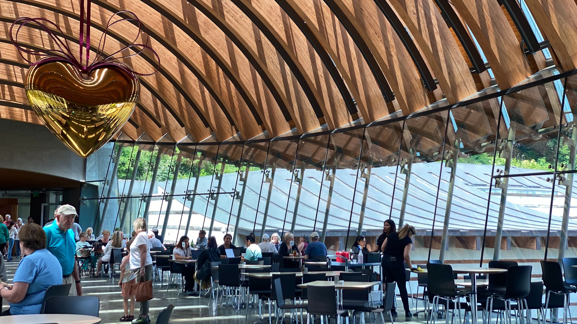 File:Crystal Bridges Museum of American Art hall interior side.jpg