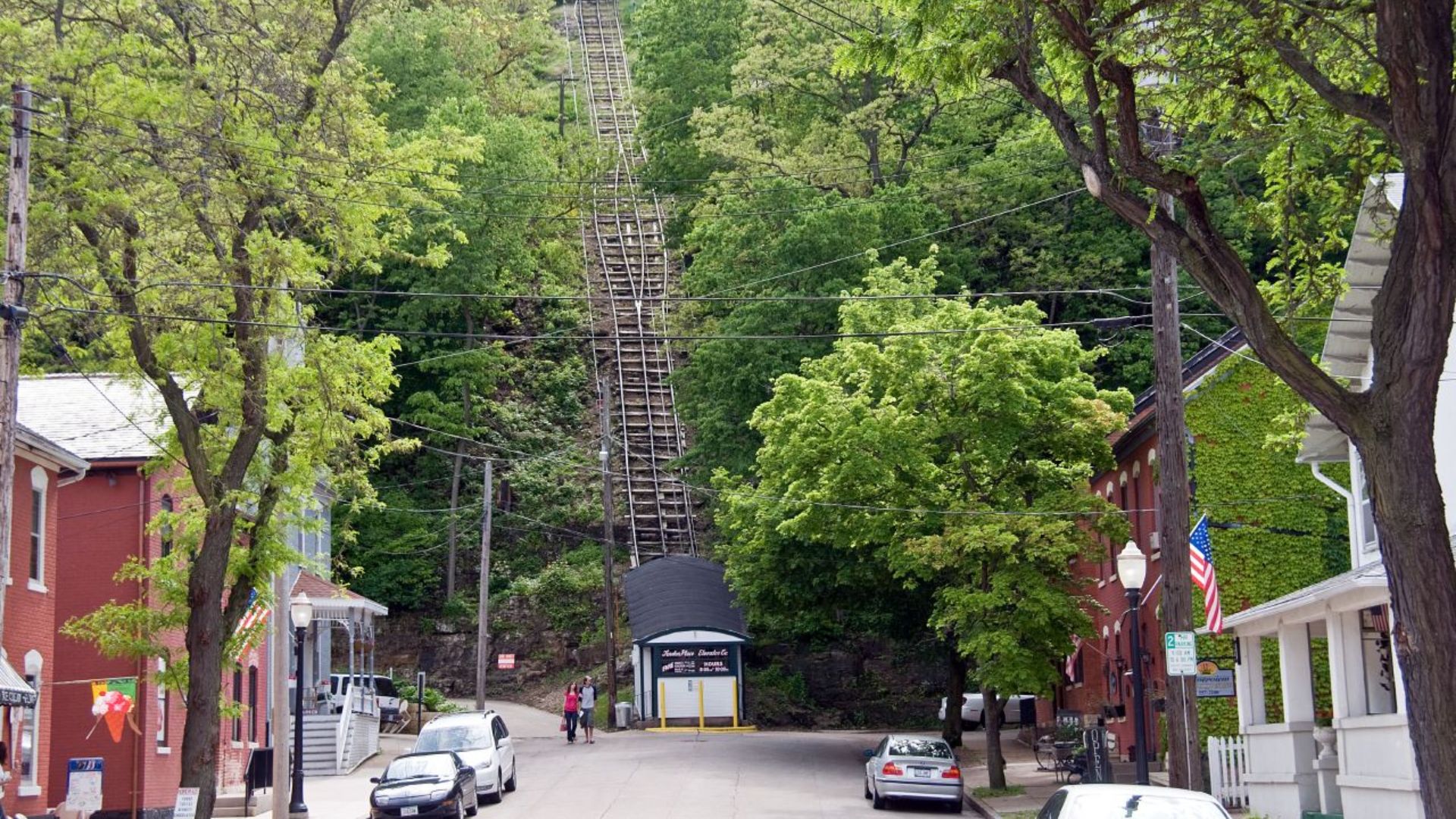File:Dubuque IA - 4th Street Elevator.jpg