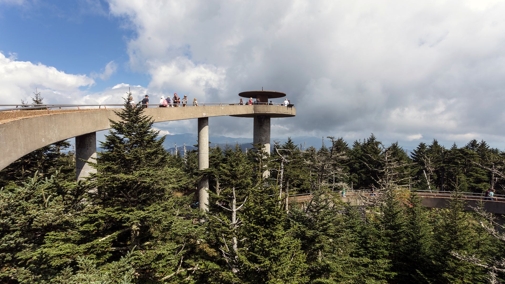 File:Clingmans Dome observation tower TN1.jpg
