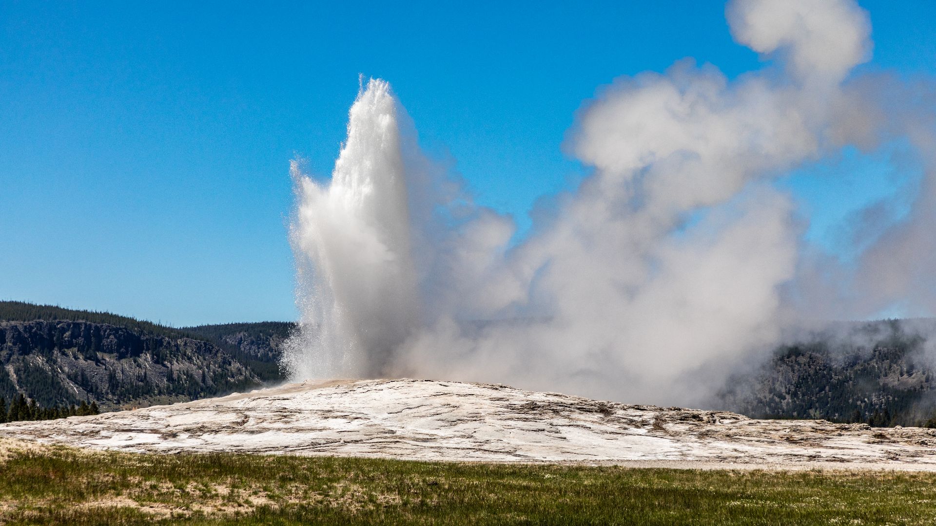 File:Yellowstone National Park (WY, USA), Old Faithful Geyser -- 2022 -- 2595.jpg