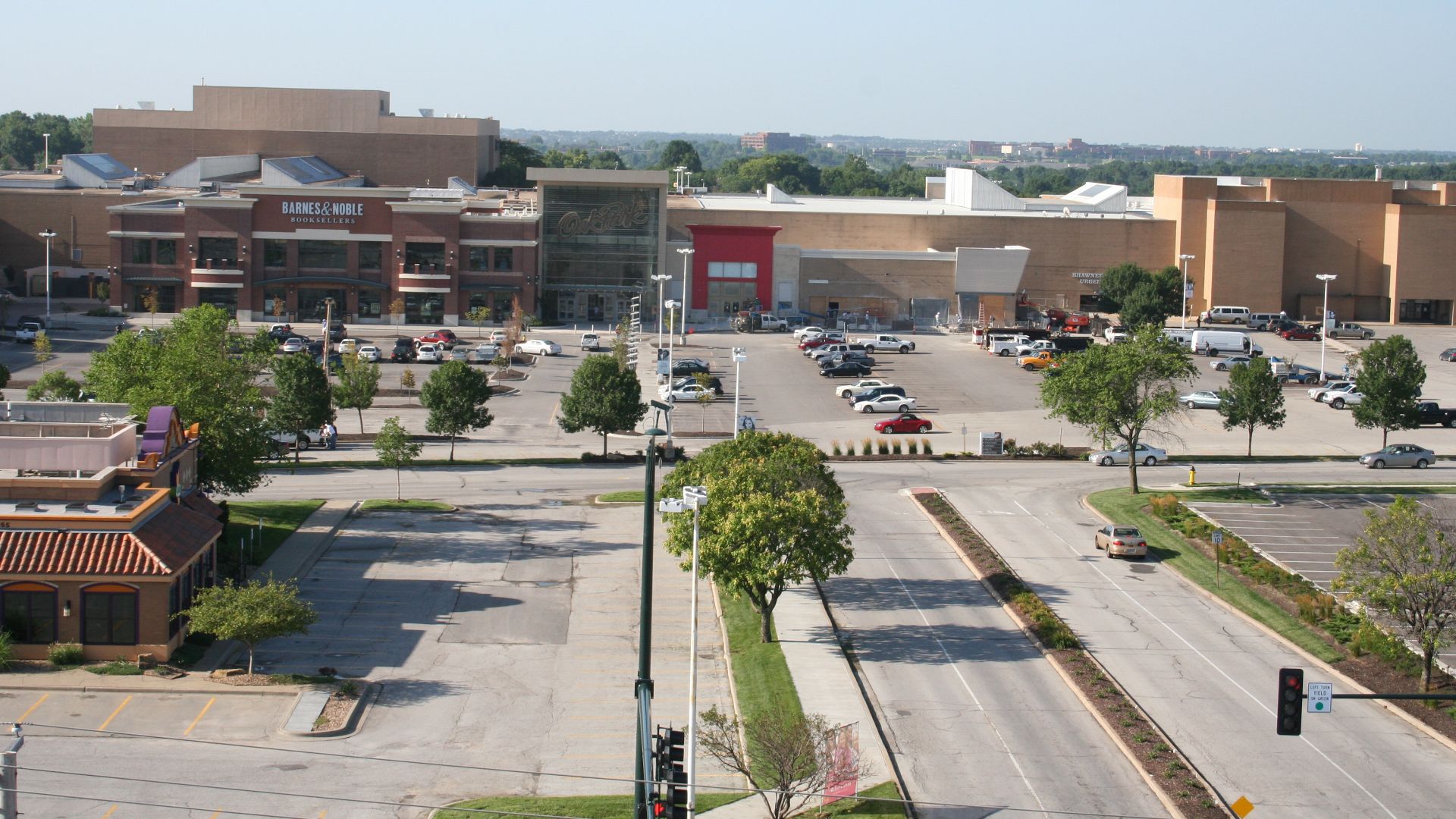 File:Aerial View of Oak Park Mall (7590693896).jpg