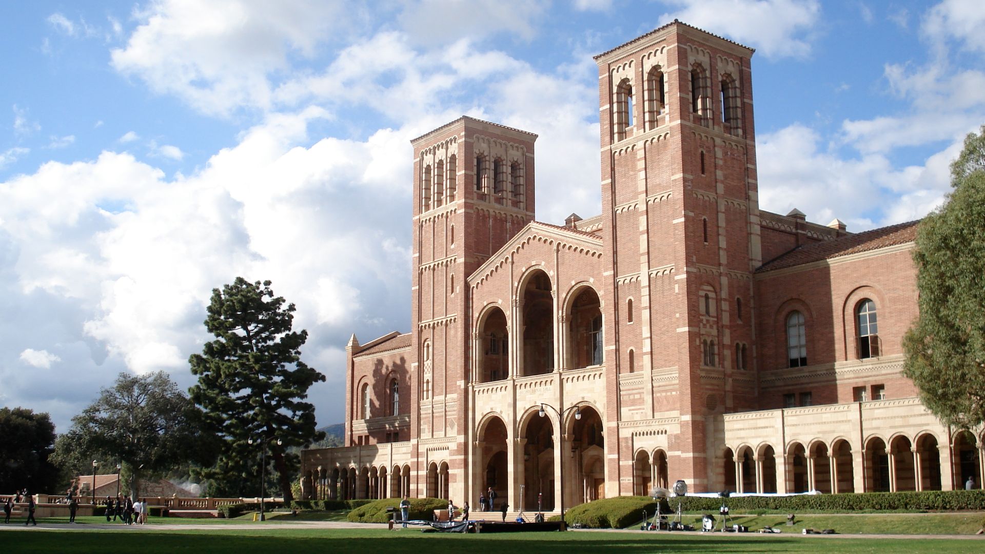 File:Royce Hall post rain.jpg