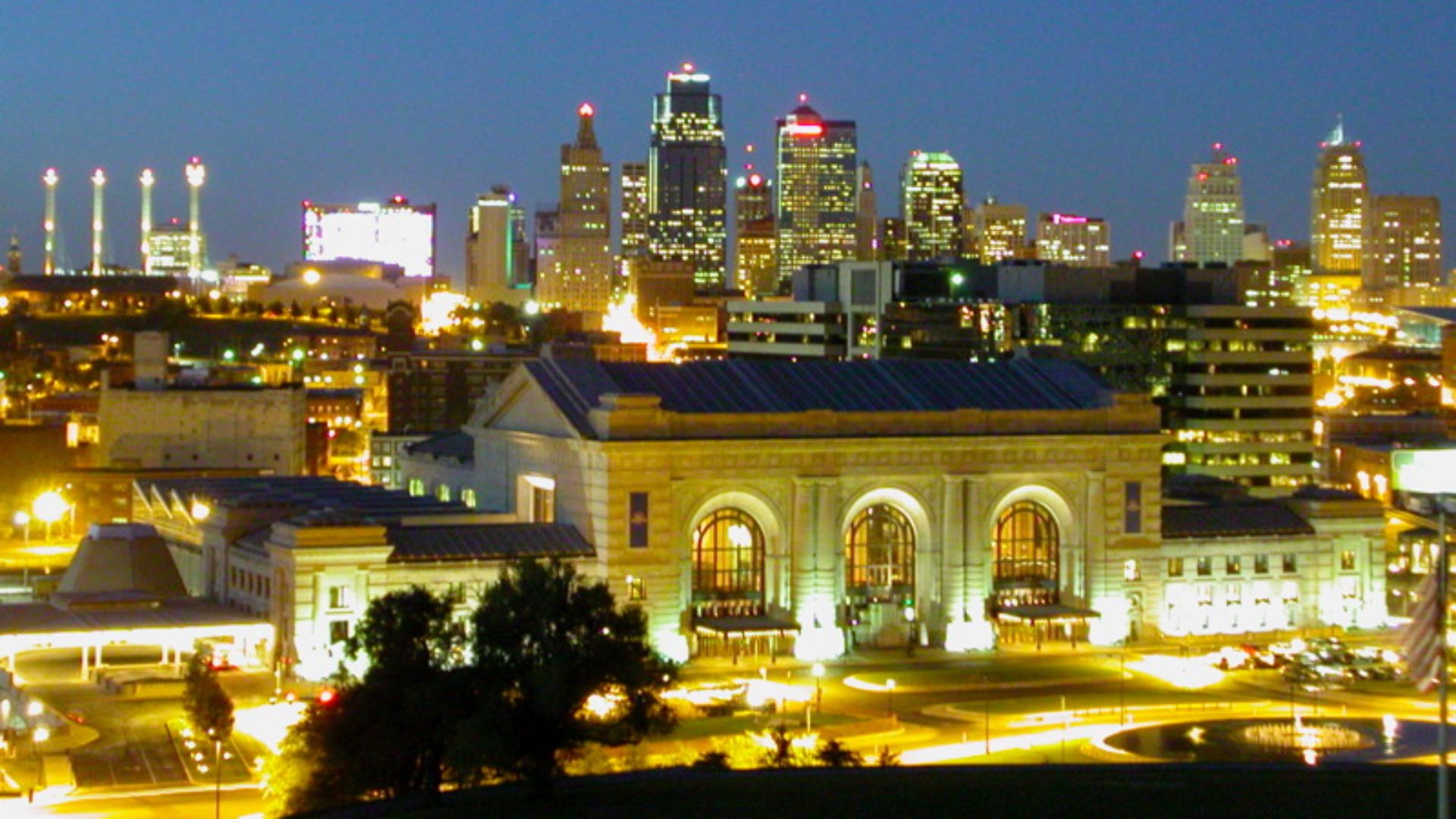 File:Kansas-City-Missouri-Downtown at Twighlight.jpg