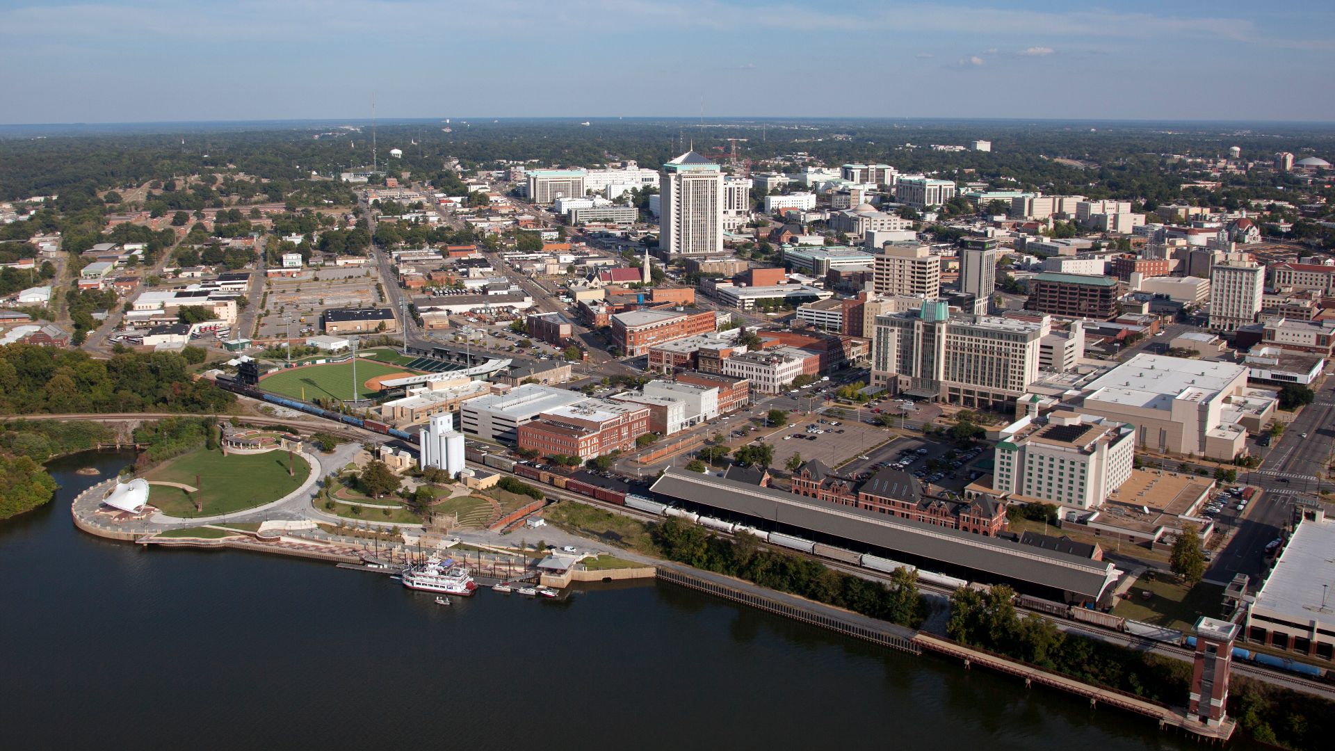 File:Aerial view of Montgomery, Alabama LCCN2011646683.jpg