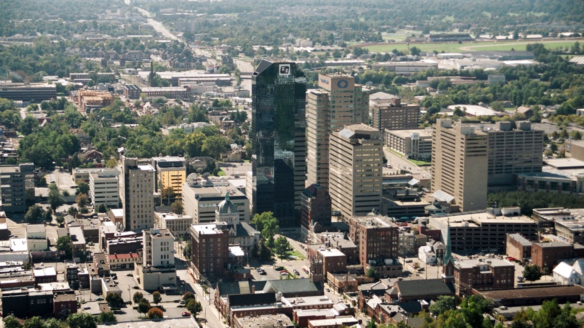 File:LexingtonDowntown.JPG