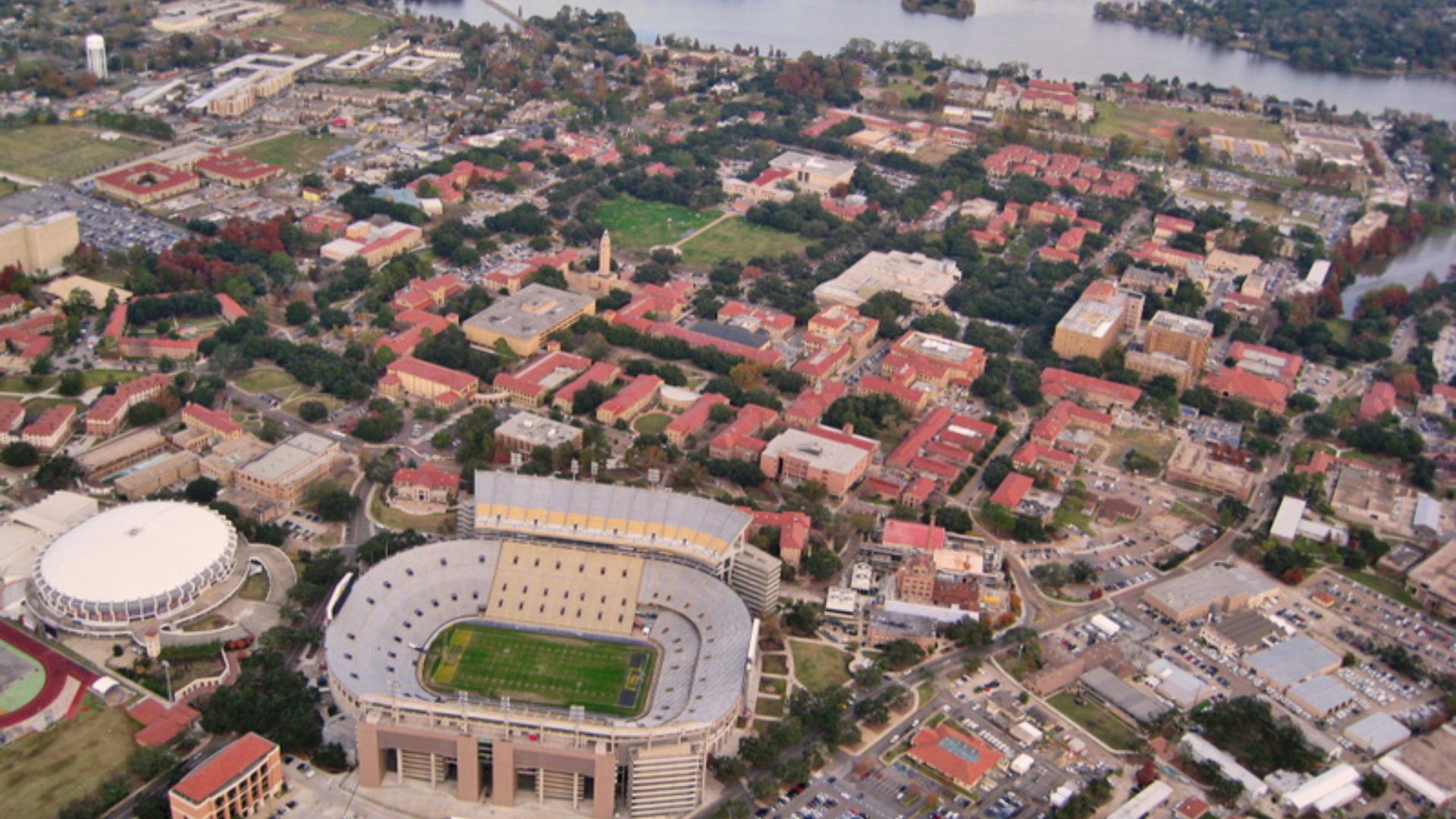 File:Louisiana State University (aerial view).jpg