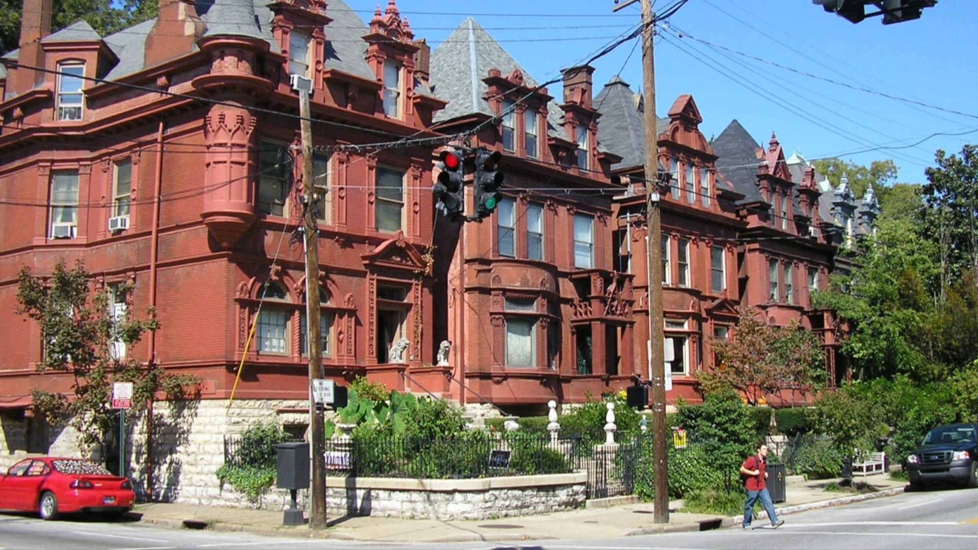 File:Werne's Row 4th and Hill, Old Louisville.jpg