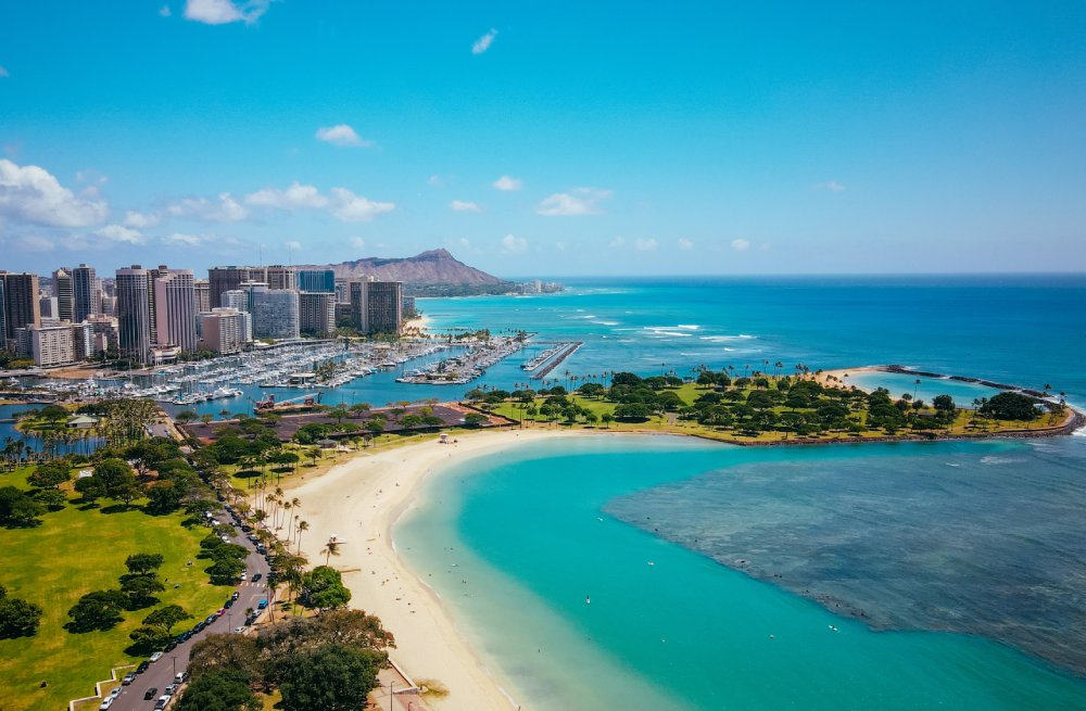 The image showcases a Vibrant urban scene of Honolulu, Hawaii