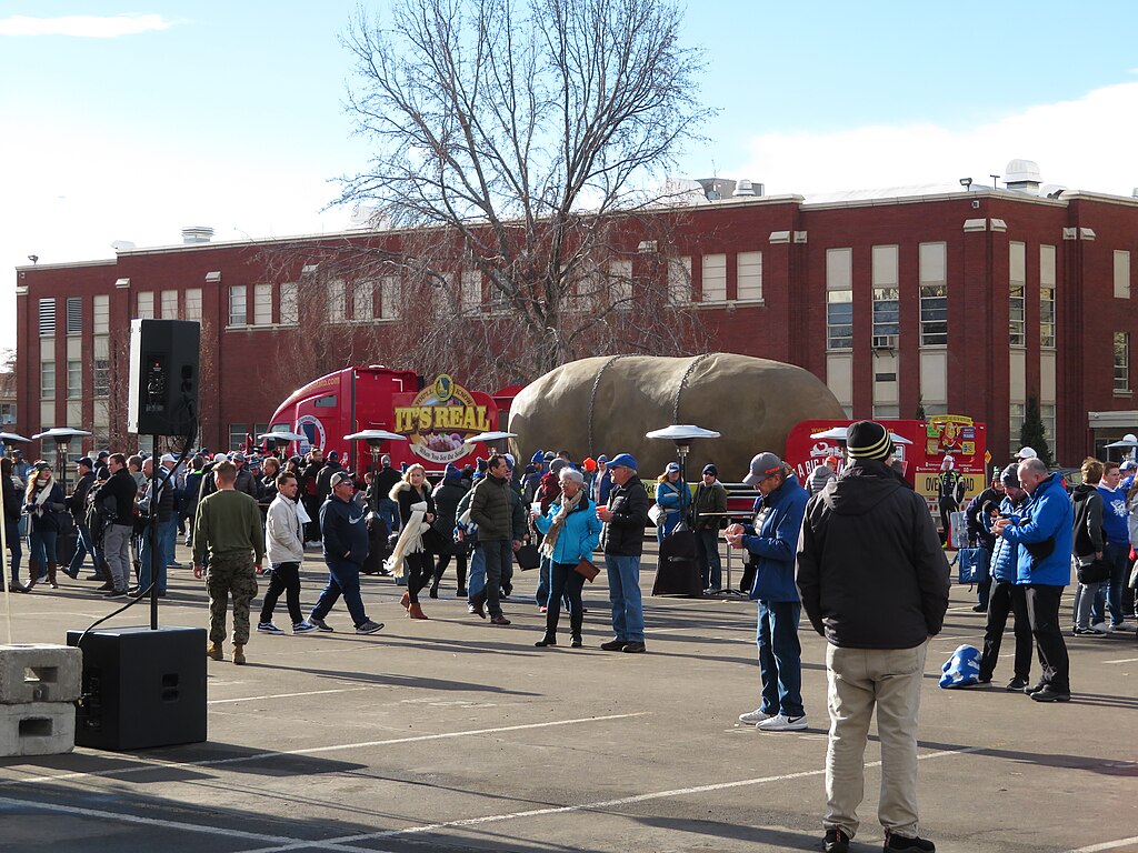Pre-Game, Famous Idaho Potato Bowl, Albertson's Stadium, Boise State University, Boise, Idaho
