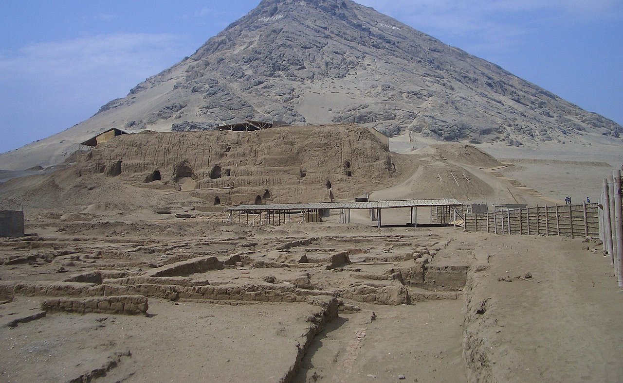 Cerro Blanco and Huaca de la Luna