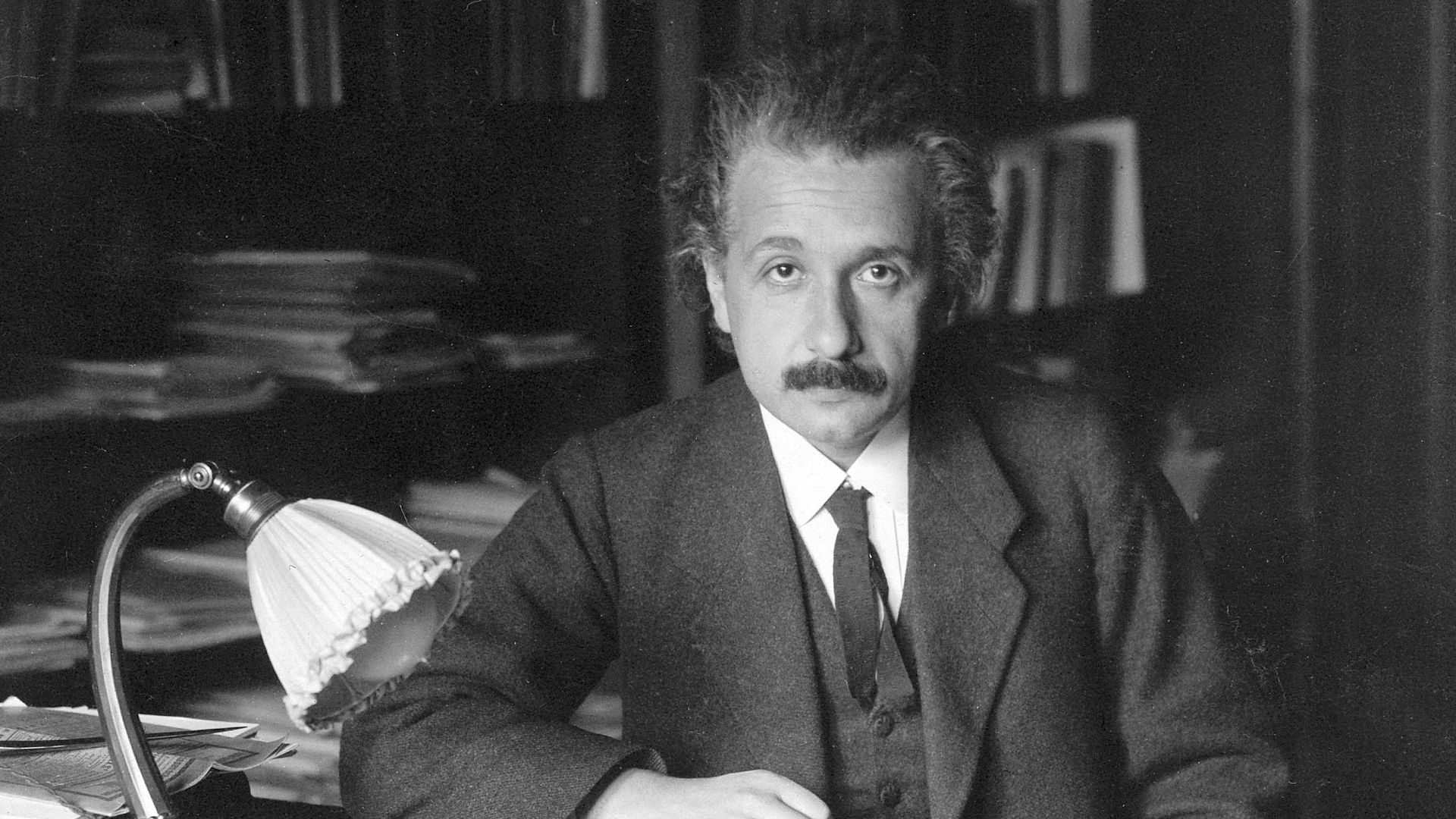 File:Albert Einstein photo 1920.jpg