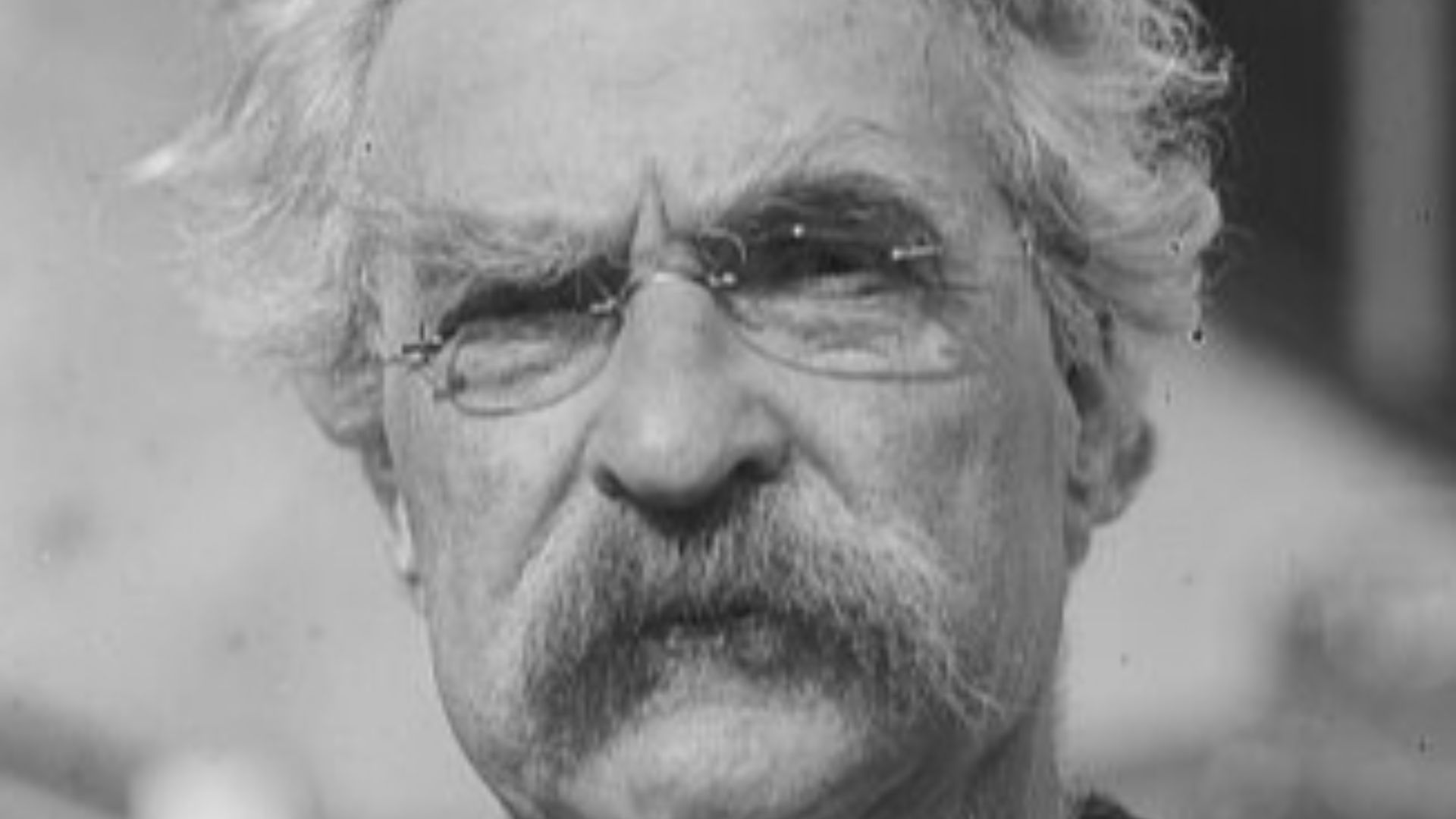 File:Mark Twain 1909.jpg