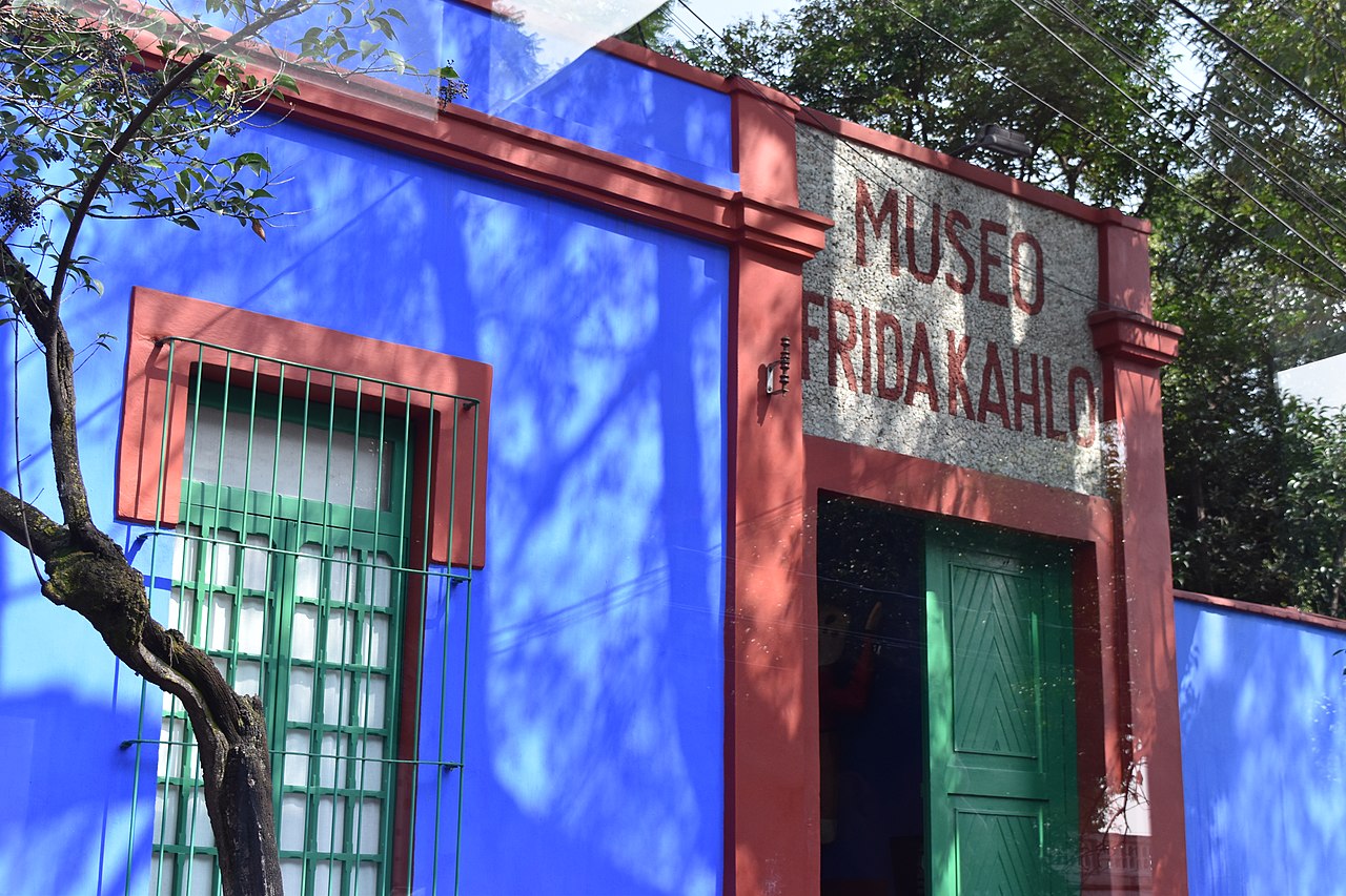Front side of the Frida Kahlo's Museum