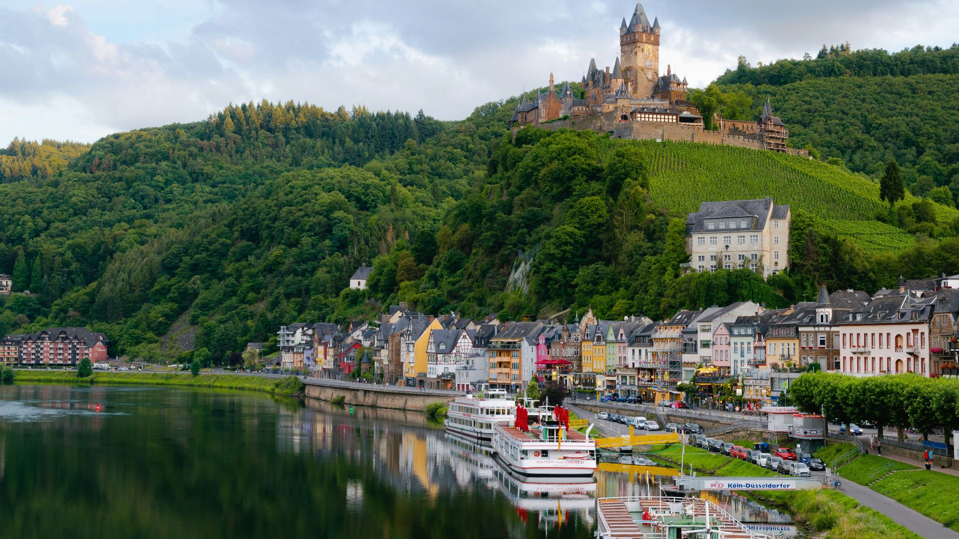 landscape photo of gray and brown buildings