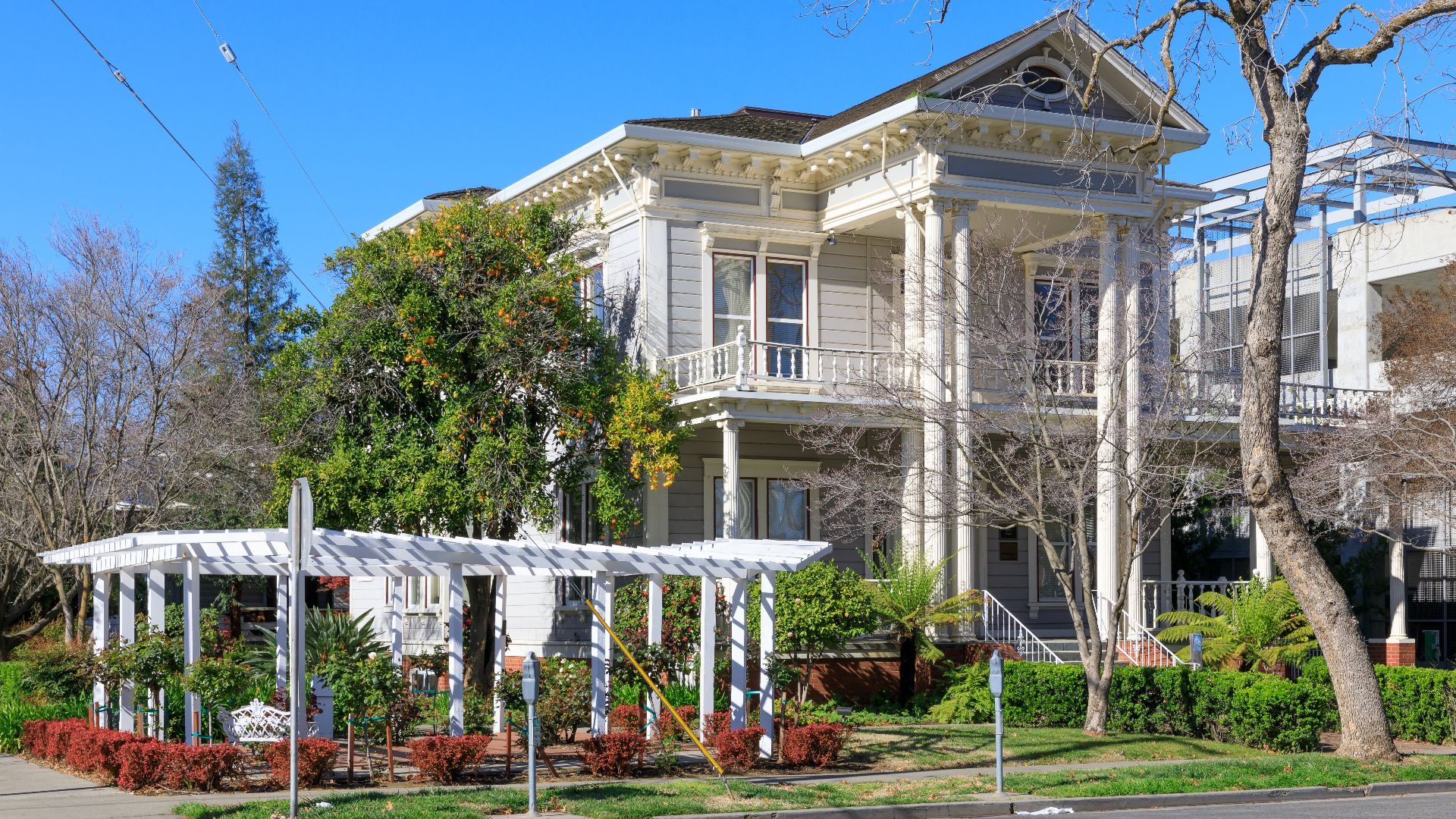 File:Mason-Barnard House, Chico, March 2021.jpg