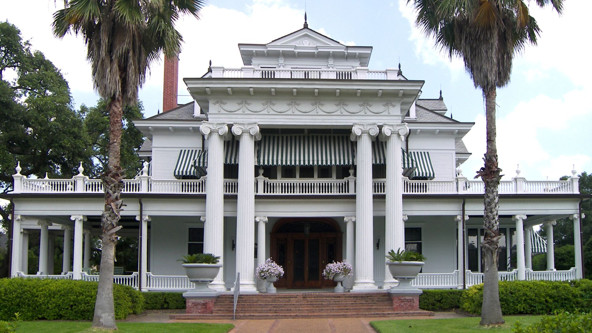 File:Mcfaddin ward house.jpg