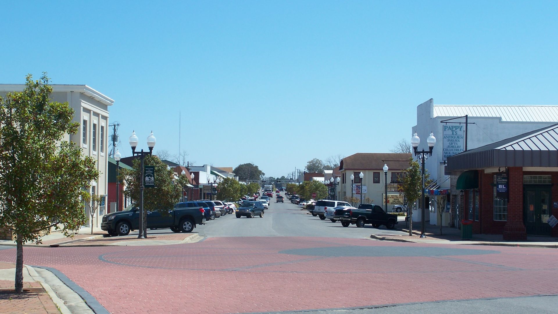 File:Crestview Main St Hist Dist03.jpg
