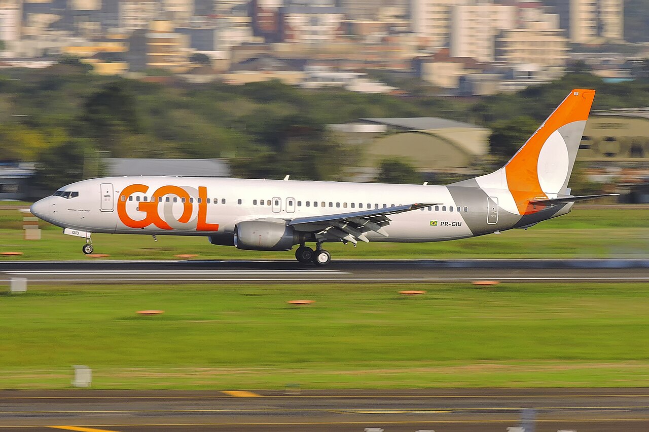 Gol Linhas Aéreas Inteligentes Airplane Departing