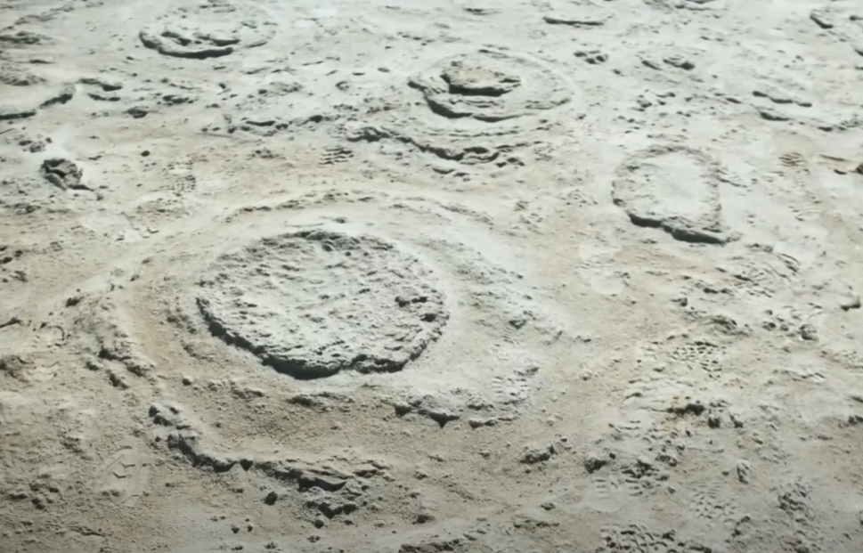 Screenshot of Ice Age Footprints (2022)