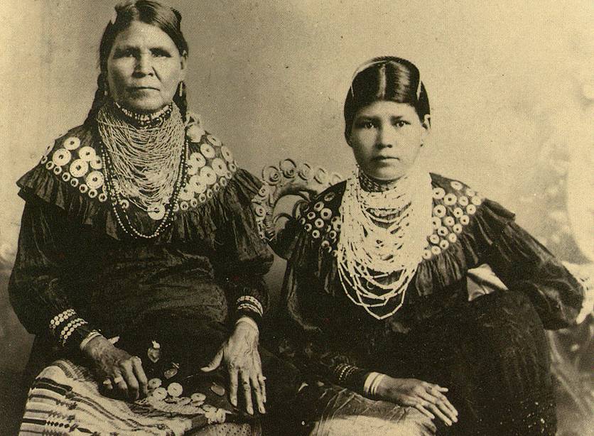 Lenape tribe women