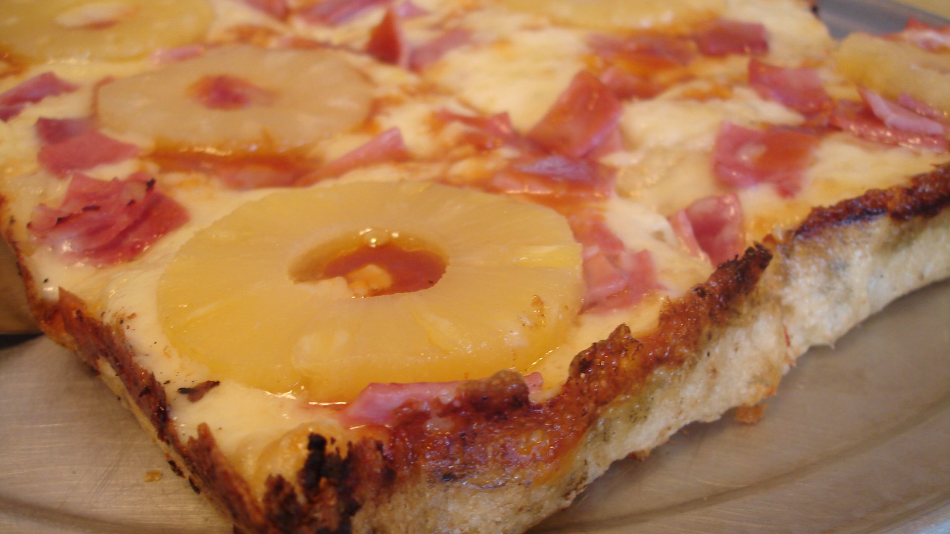 File:Hawaiian pizza 1.jpg