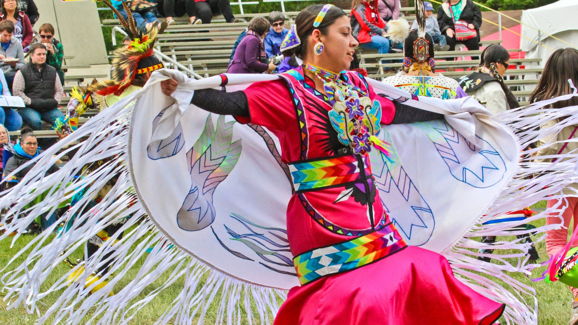 File:Pow wow dancer Canada (8850199436).jpg