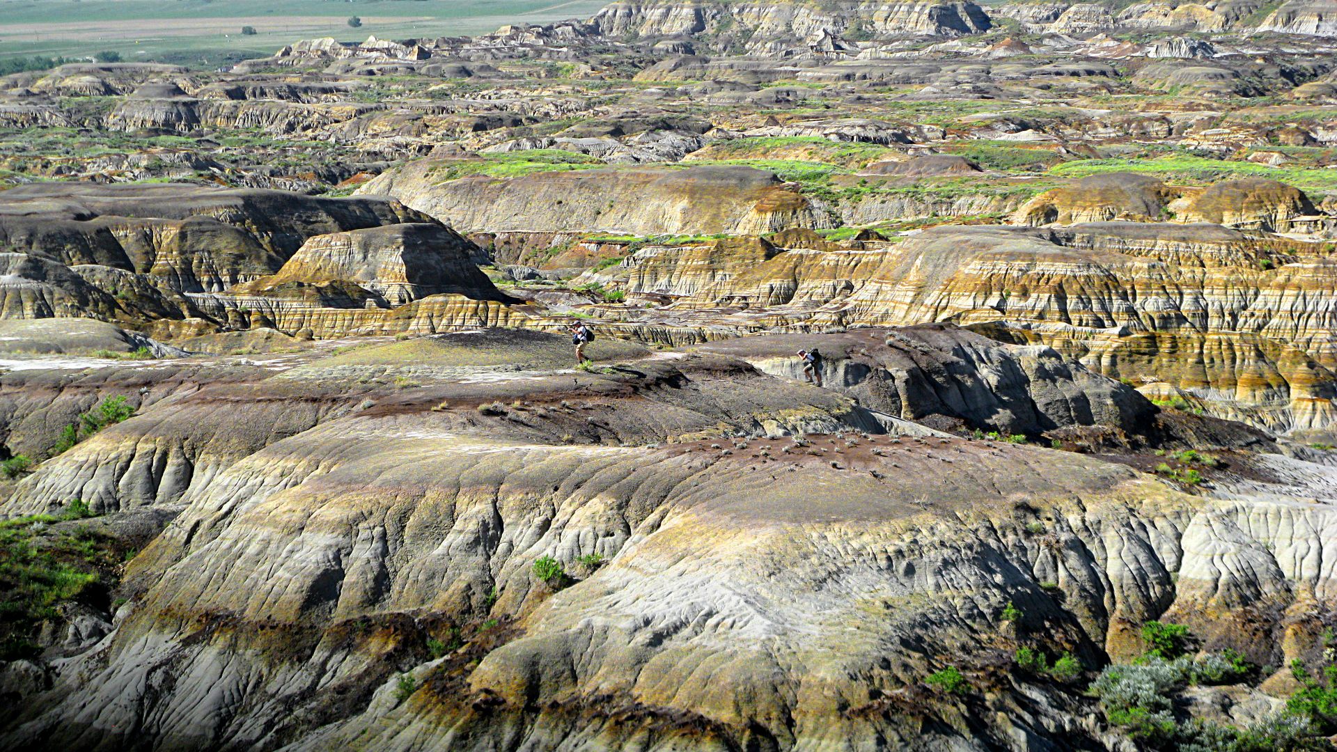 File:Badlands of Alberta.jpg