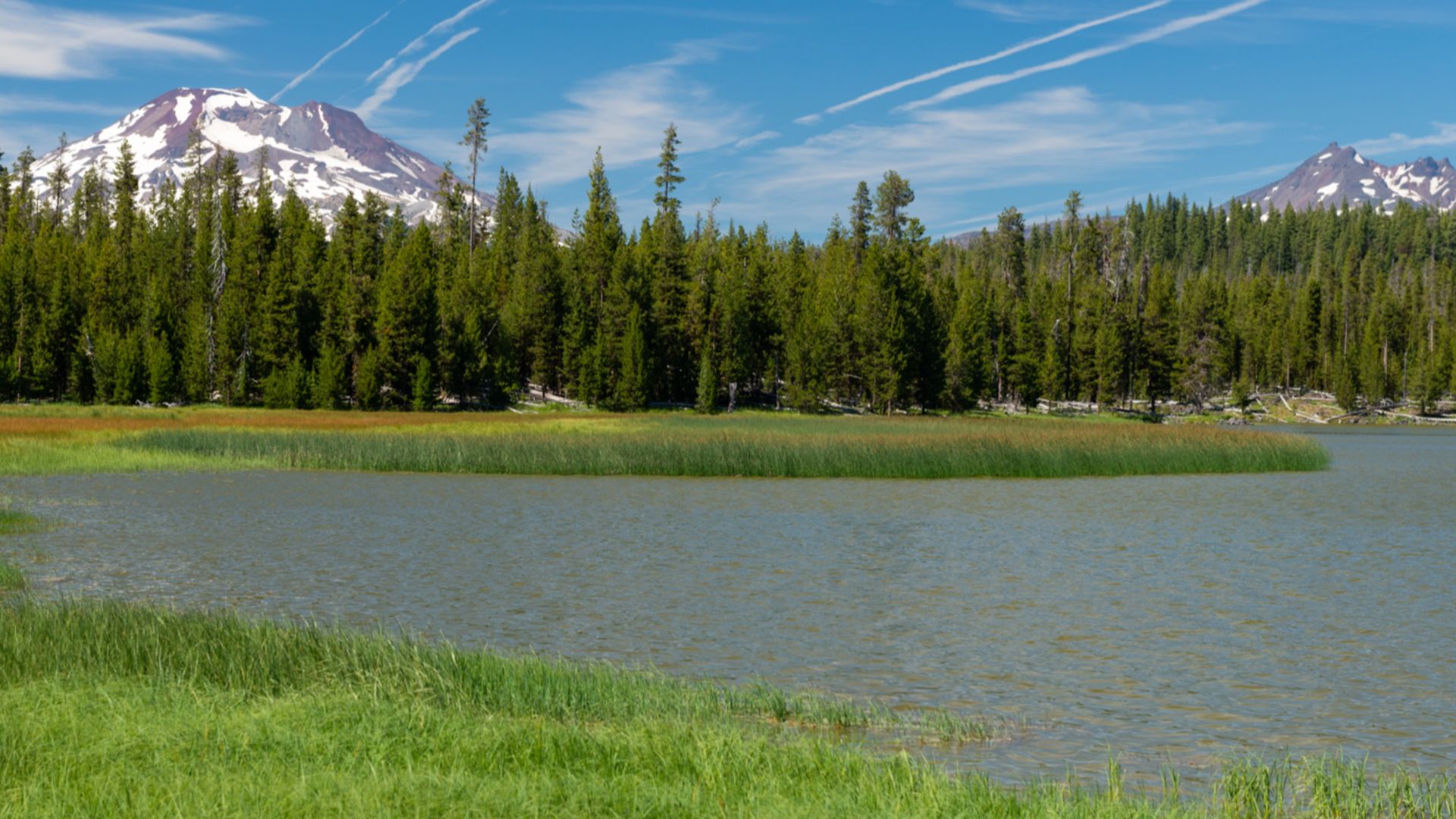File:Little Lava Lake, South Sister and Broken Top mountain peaks, Cascade Lakes National Scenic Byway, Cascade Mountains - DPLA - 1362534b6b185881d4bae5abe2f97e82.jpg