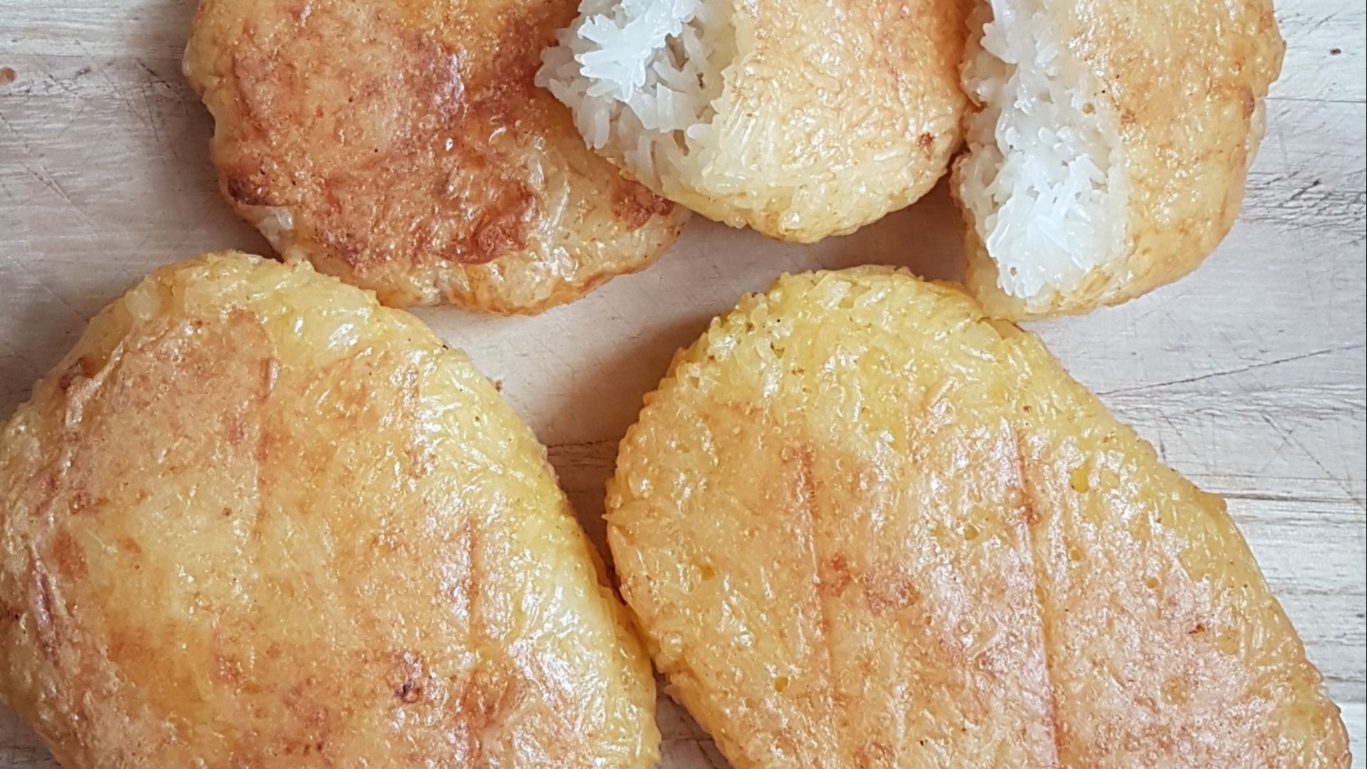 File:Lao grilled stickyrice joom kai.jpg