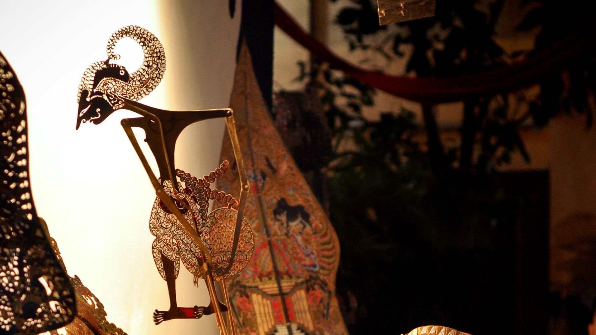 File:Dalang cilik di Pasar Malam Semawis, Semarang.jpg