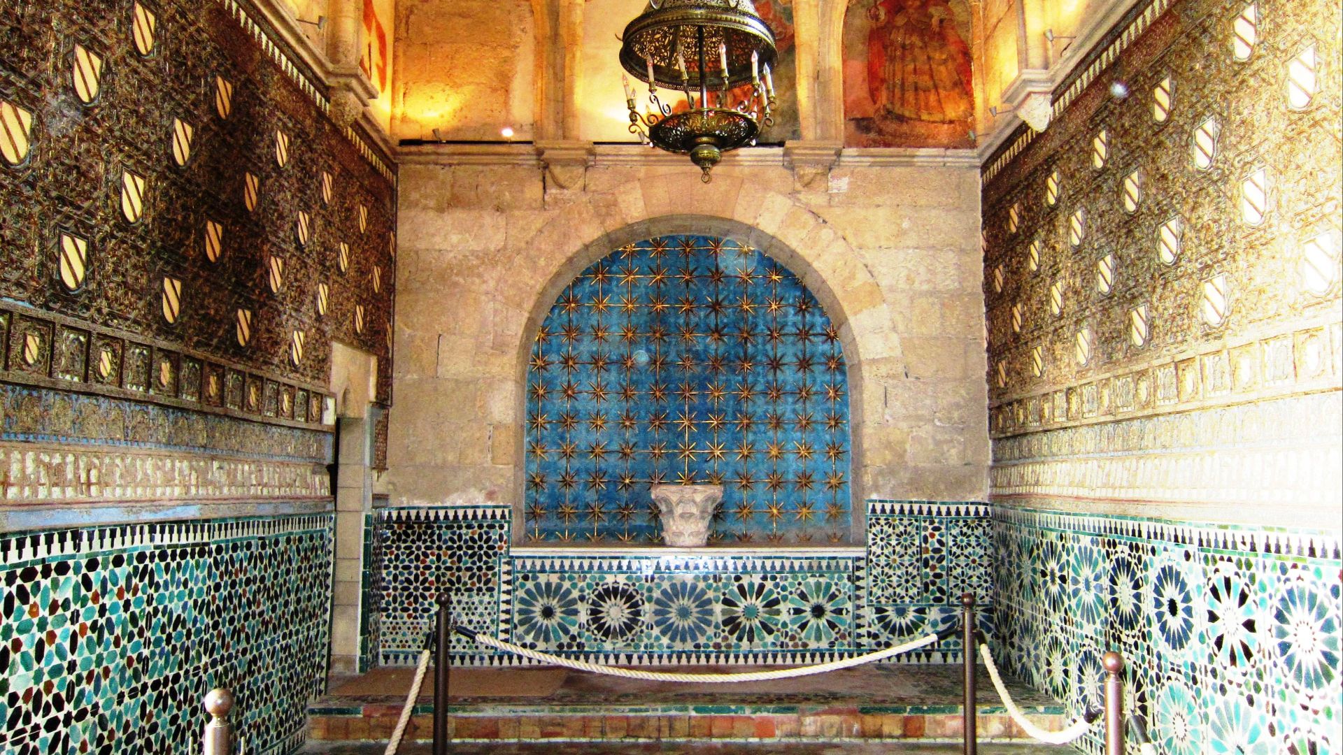 File:Capilla Mudéjar de San Bartolomé in der Calle Averroes, Córdoba - panoramio.jpg