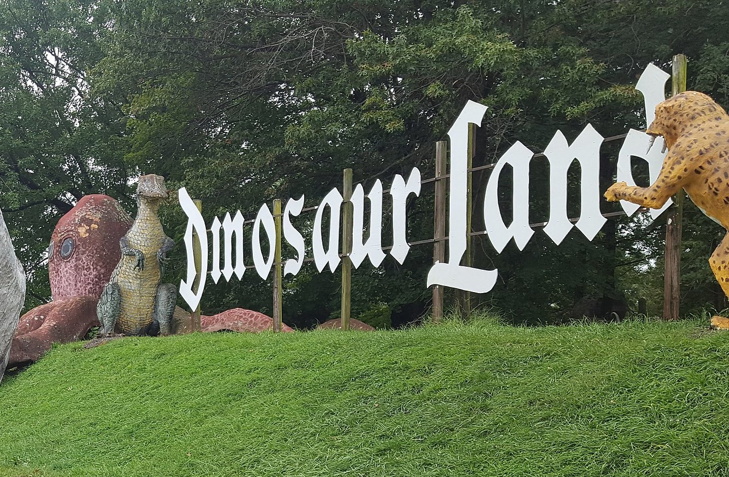 Dinosaur Land Sign