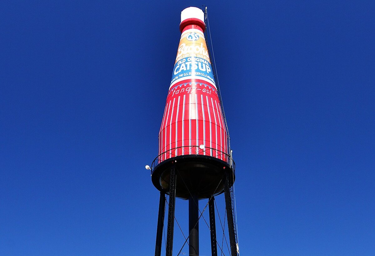 World's Largest Catsup Bottle In Collinsville, Illinois