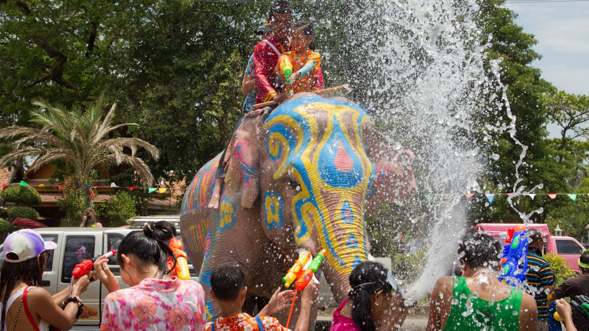 File:Songkran 8 - Ayutthaya.jpg