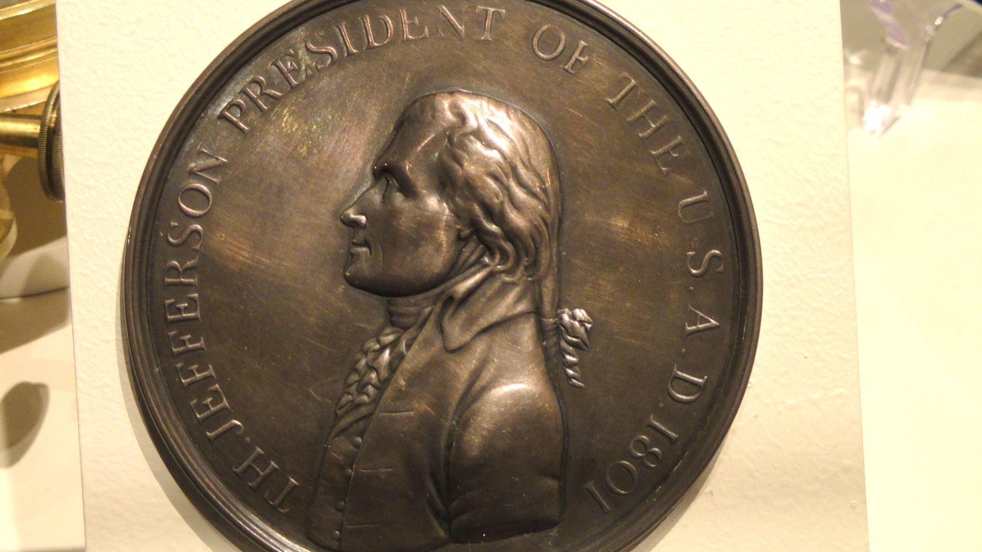 File:Silver peace medal, 1801, issued under President Thomas Jefferson and given to an Osage chieftain - National Museum of American History - DSC06195.JPG