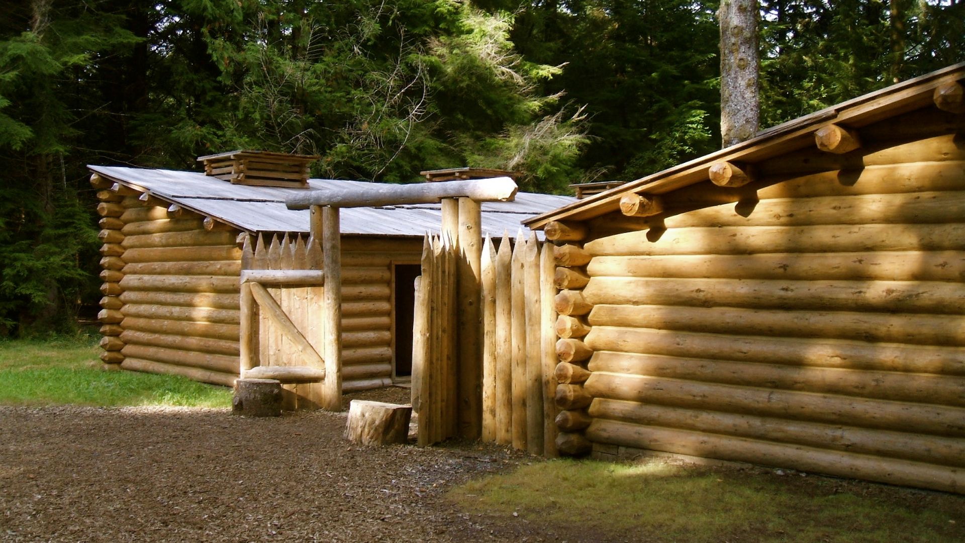 File:Fort Clatsop replica 2007.jpg