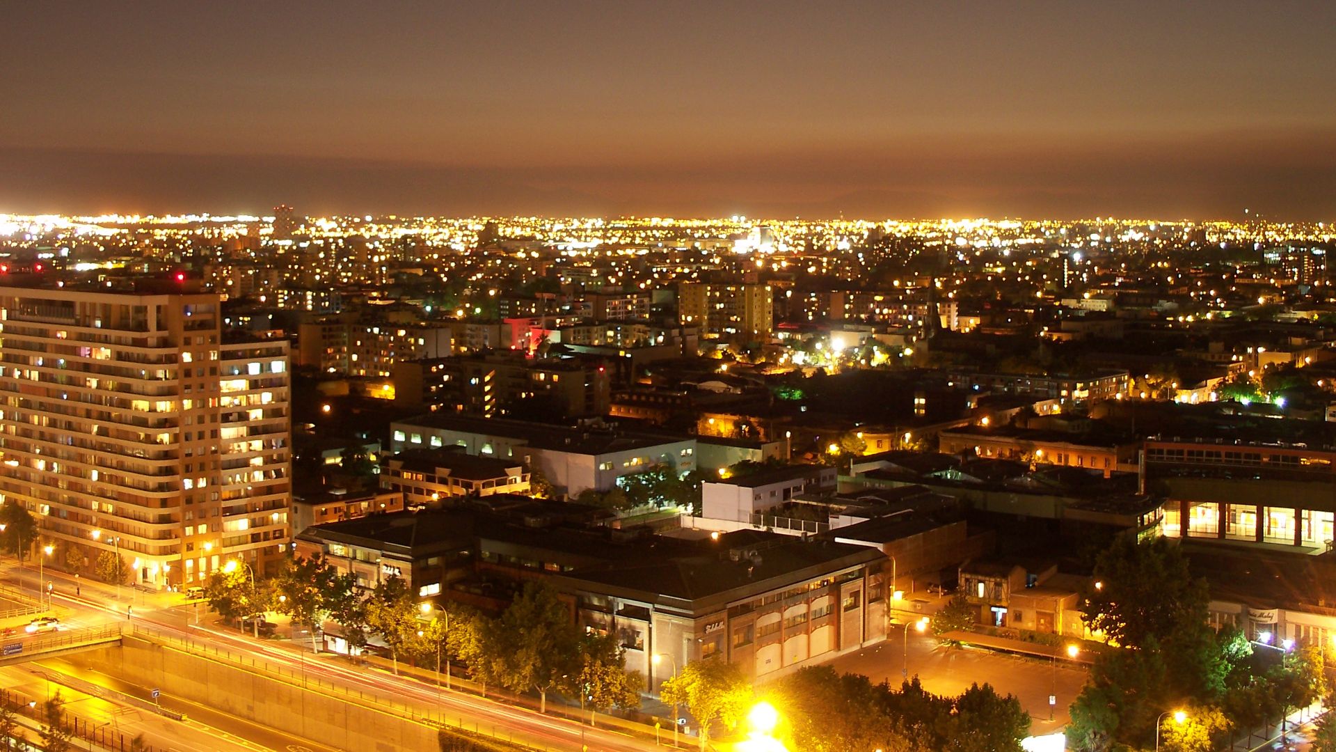 File:Santiago, Chile at night (3790200147).jpg