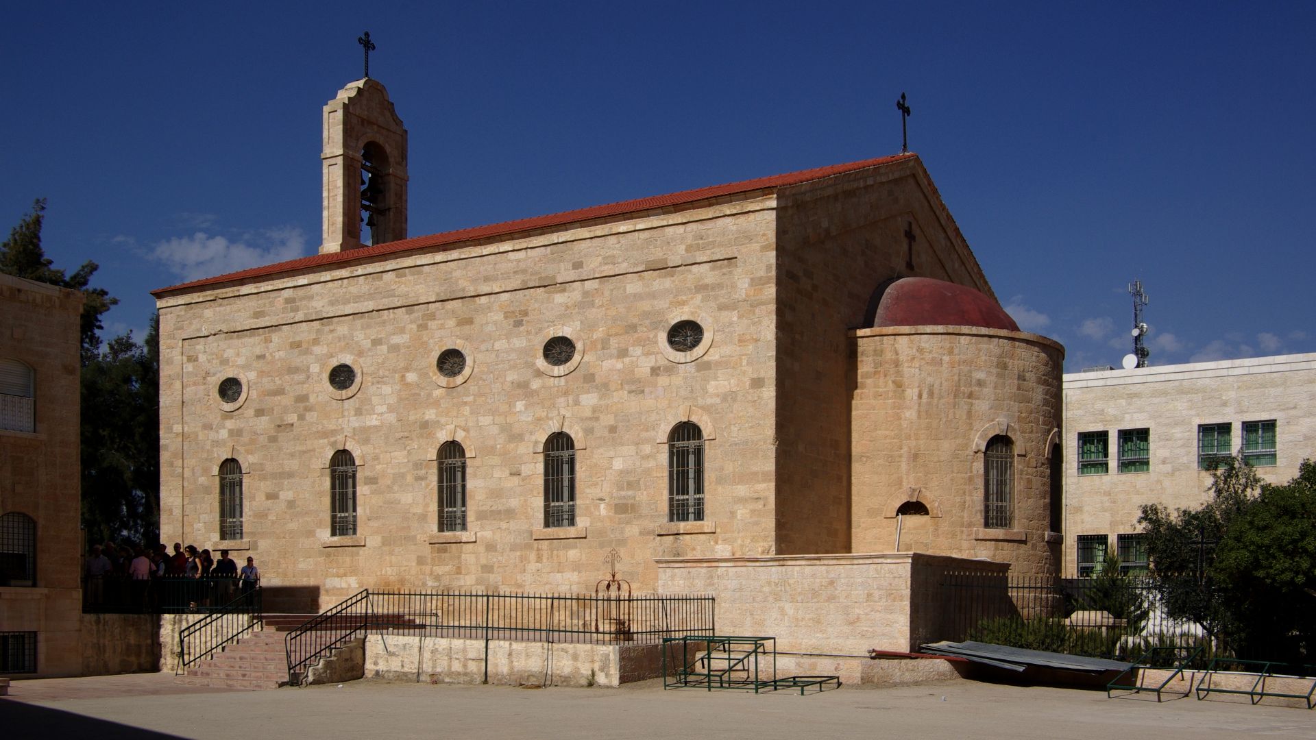 File:Madaba BW 7.JPG