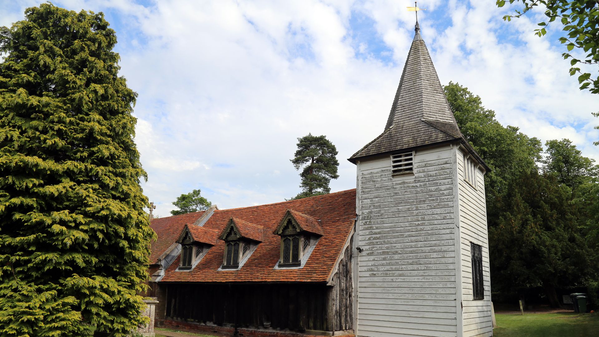 File:'Church of St Andrew' Greensted, Ongar, Essex England - from the northwest.JPG