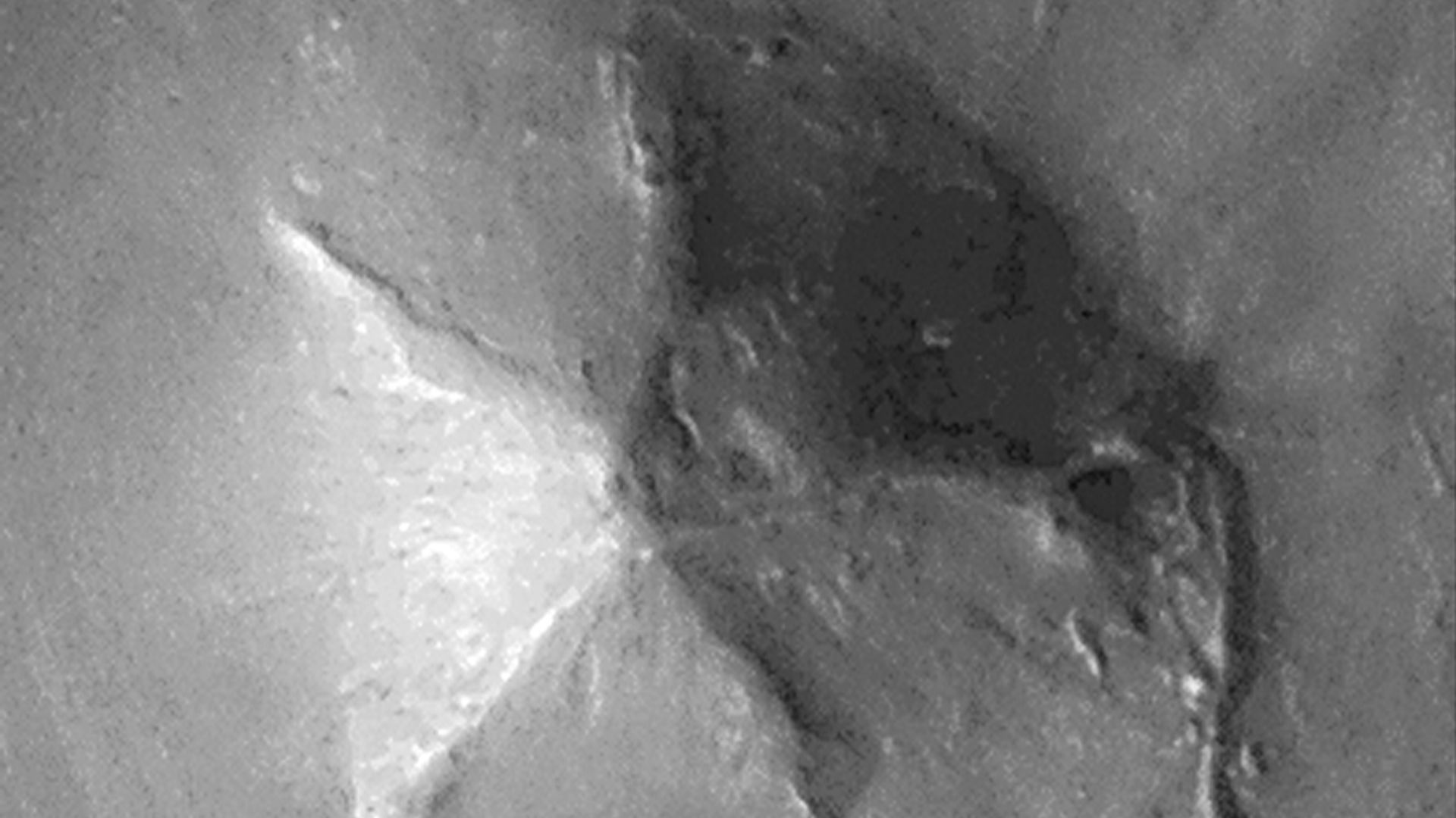 File:Piramide D&M.jpg