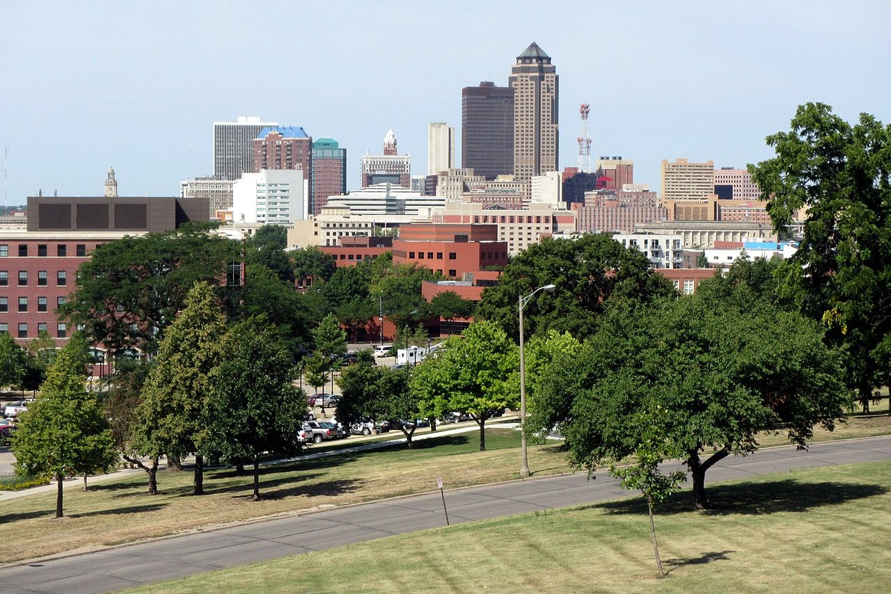 Des Moines Skyline From East Walnut Street