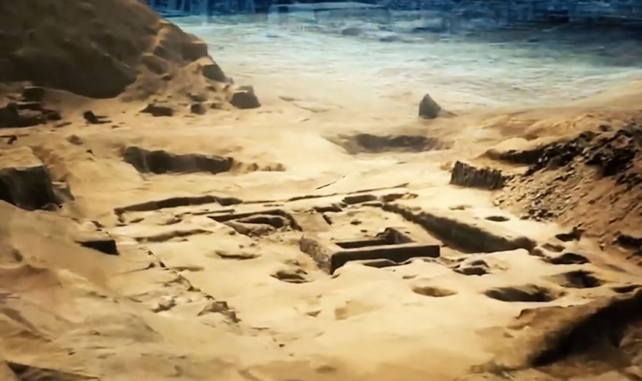 The Pyramid, the Labyrinth 