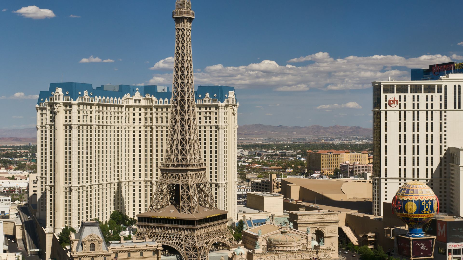 File:The hotel Paris Las Vegas as seen from the hotel The Bellagio.jpg