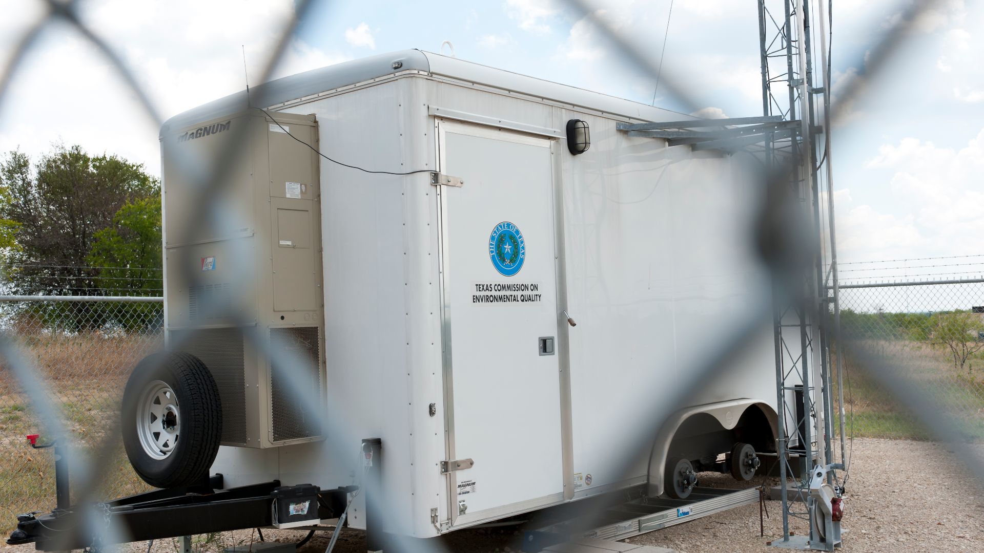 File:Air quality monitoring station in DISH, Texas.jpg