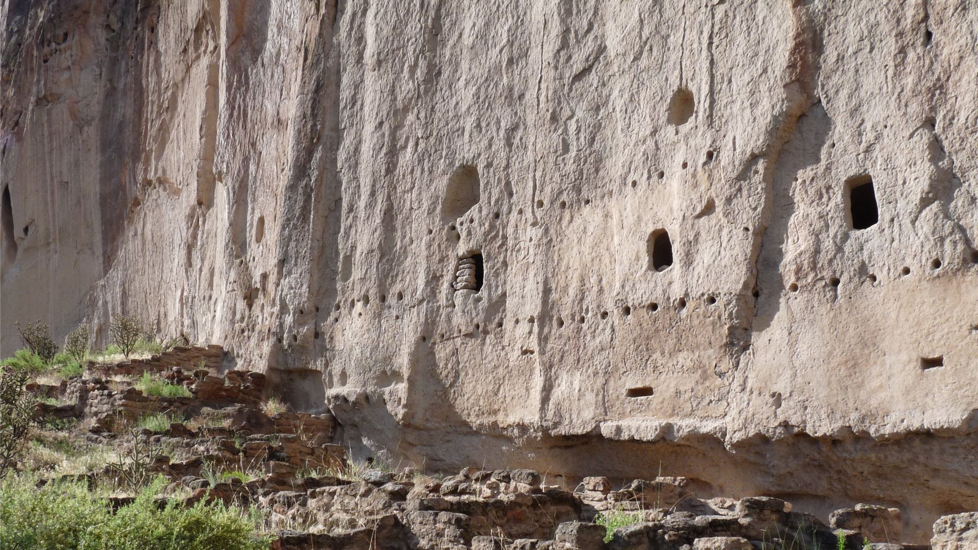 File:Bandelier multi-story dwelling.jpg