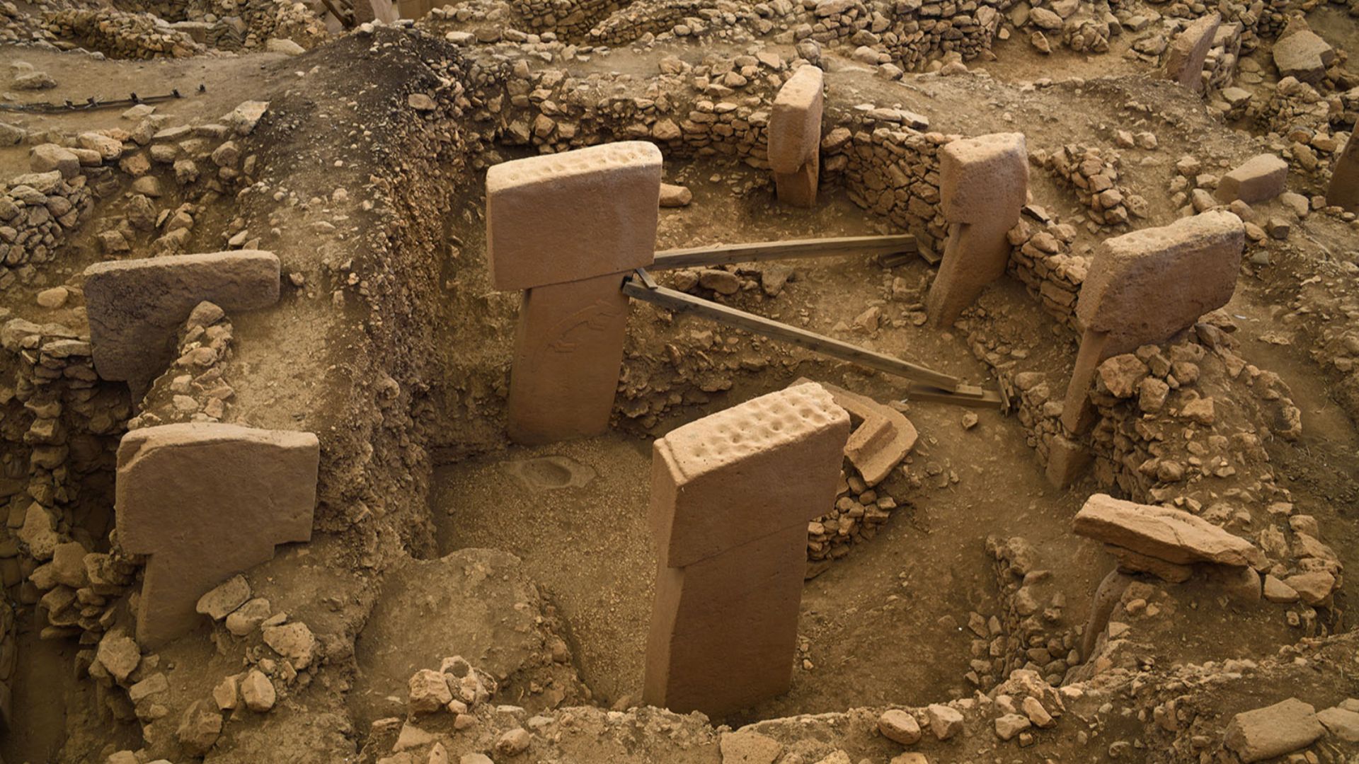 File:Urfa Göbeklitepe Building B 5331.jpg