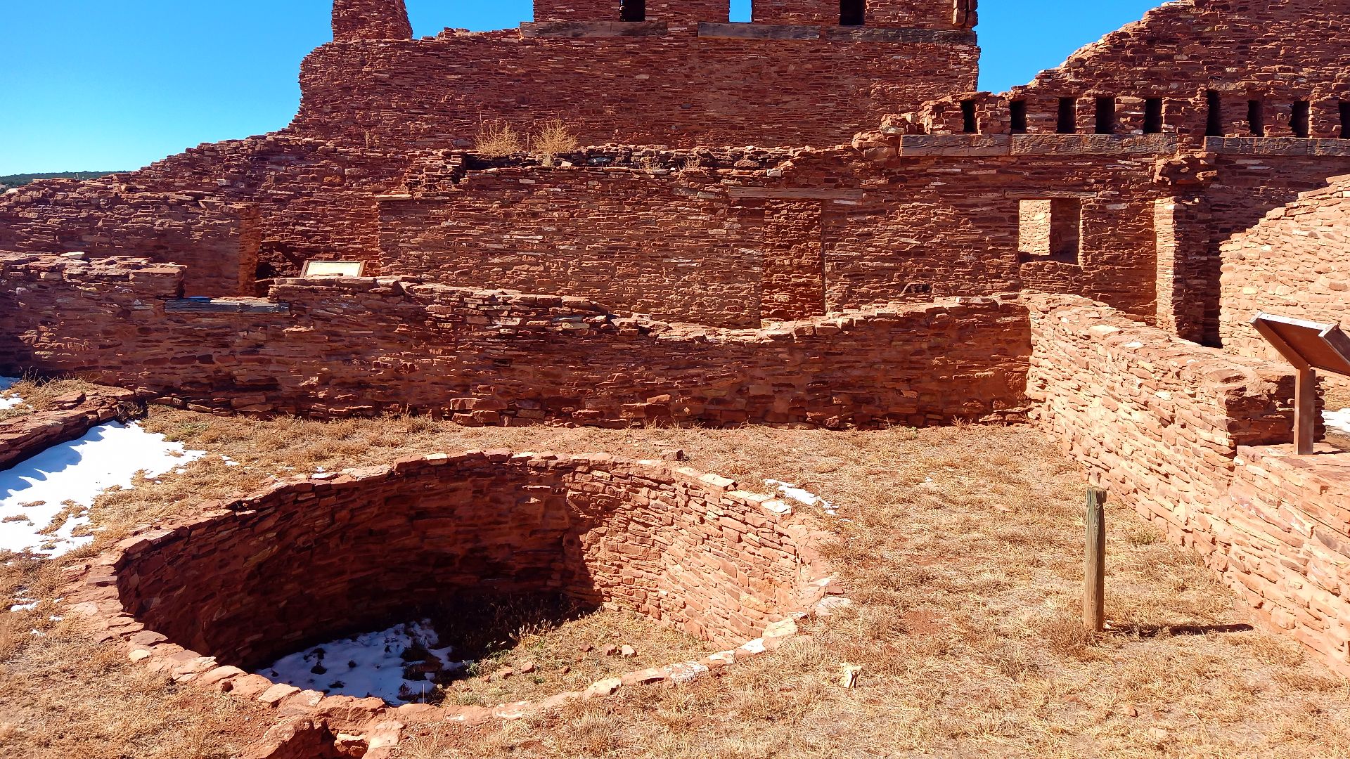File:Kiva and church at Abo.jpg