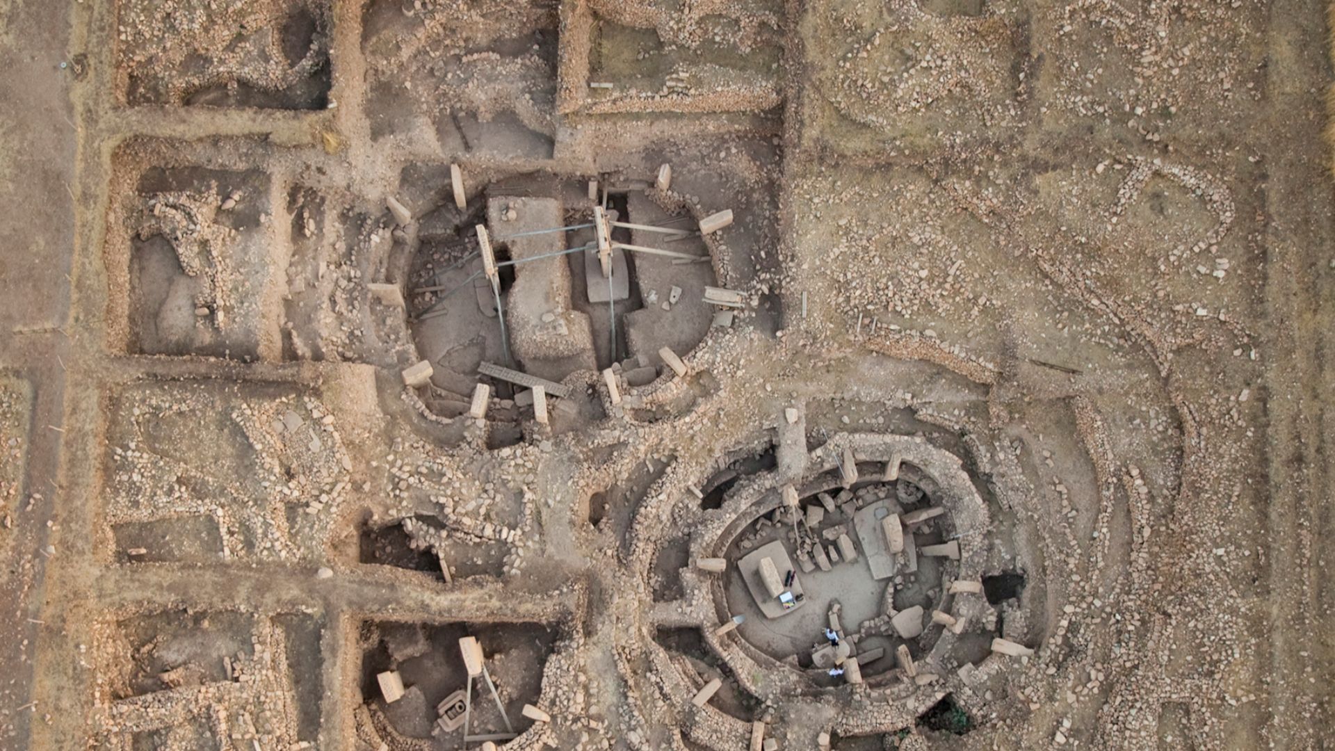 File:The archaeological site of Göbekli Tepe - main excavation area.png