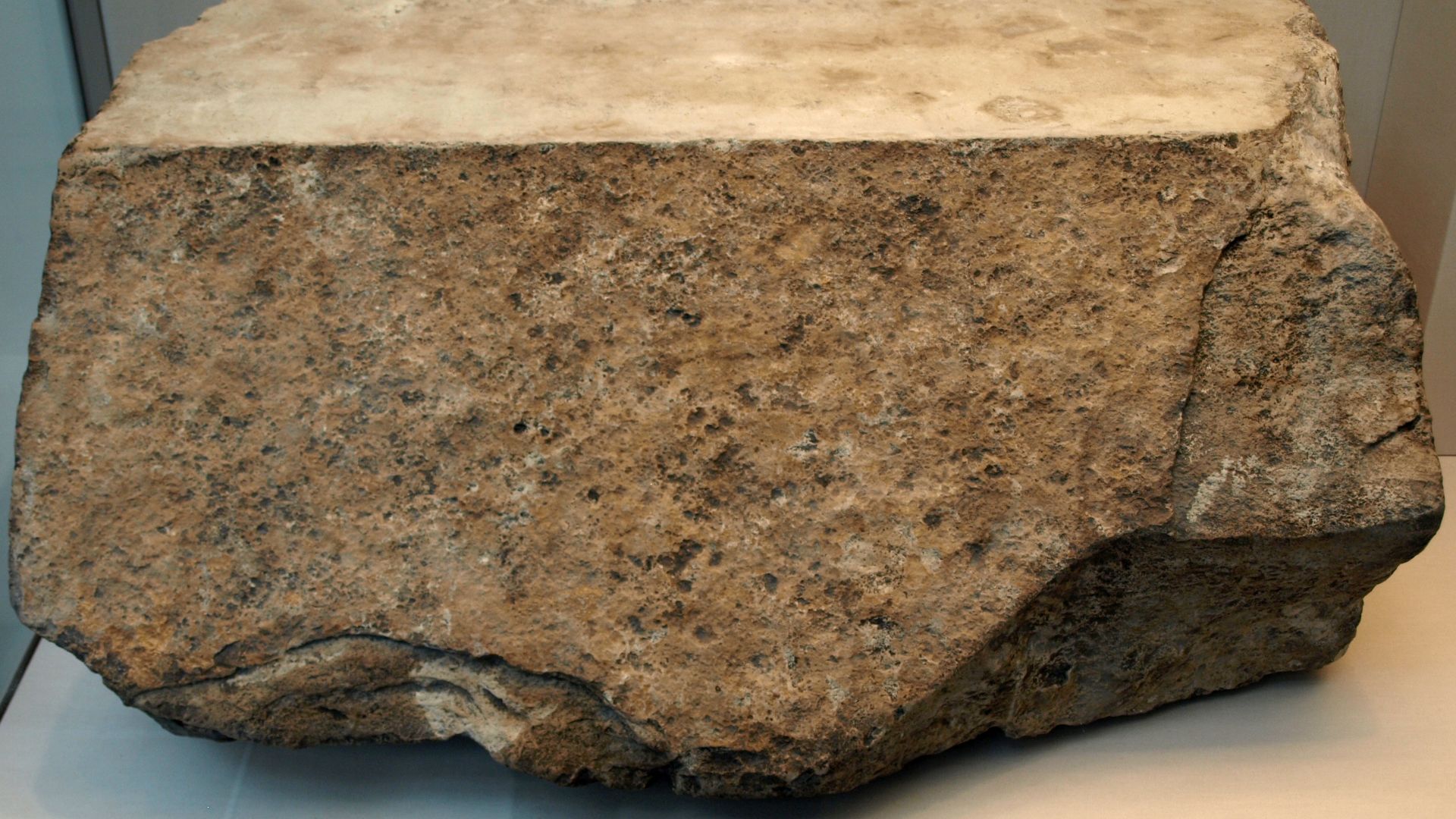 File:KhufuPyramidCasingStone-BritishMuseum-August19-08.jpg